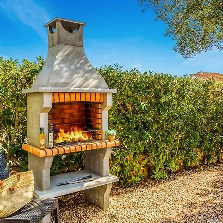 Villa Cala'n Blanes Sleeps 10 Pool Air Con Wifi *